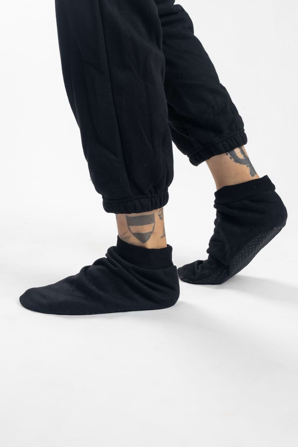 Black cotton slippers